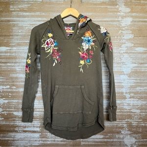 Johnny Was Isla Floral Embroidered Henley Hoodie Green Boho can fit small